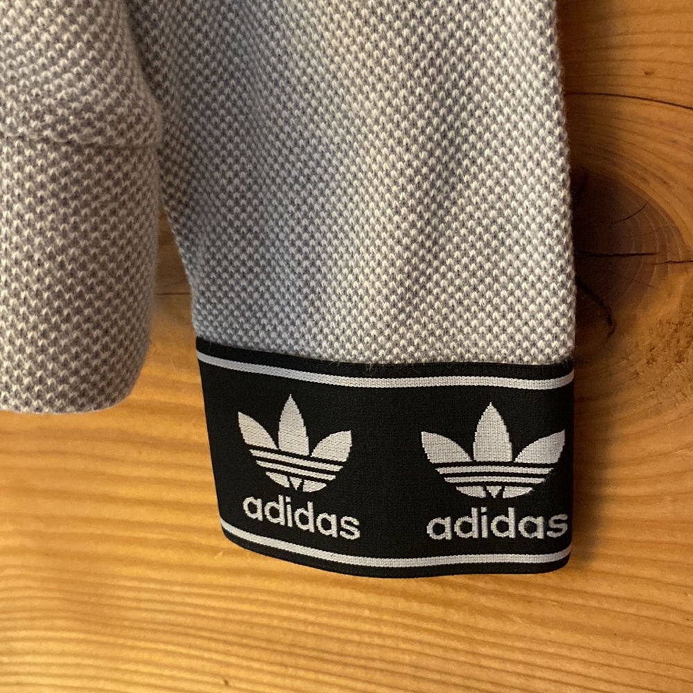 sweatshirt - Picture 2 of 3
